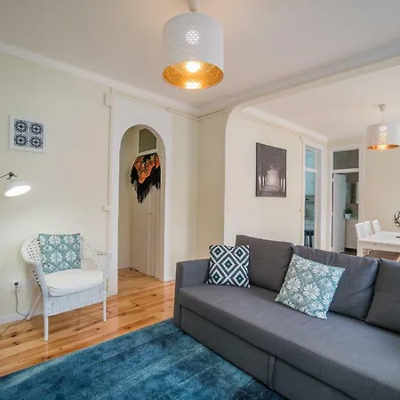 Апартаменты Mouraria 2 Bedroom