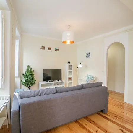 Апартаменты Mouraria 2 Bedroom