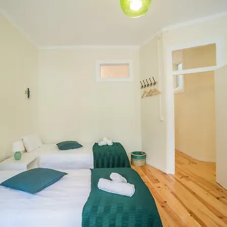 Апартаменты Mouraria 2 Bedroom Лиссабон