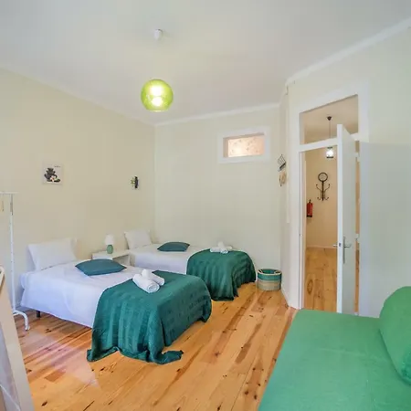 Апартаменты Mouraria 2 Bedroom *