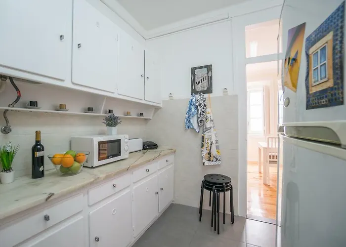 Апартаменты Mouraria 2 Bedroom *