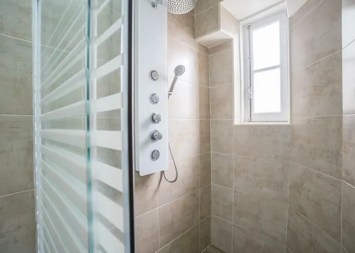 Апартаменты Mouraria 2 Bedroom