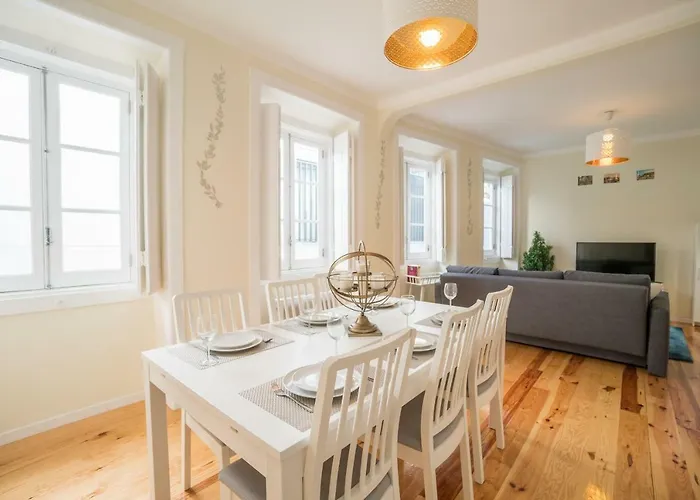 Апартаменты Mouraria 2 Bedroom Лиссабон