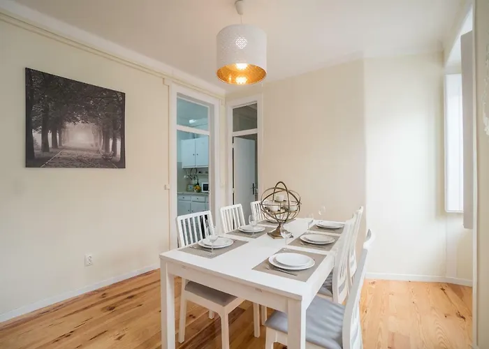 Апартаменты Mouraria 2 Bedroom *